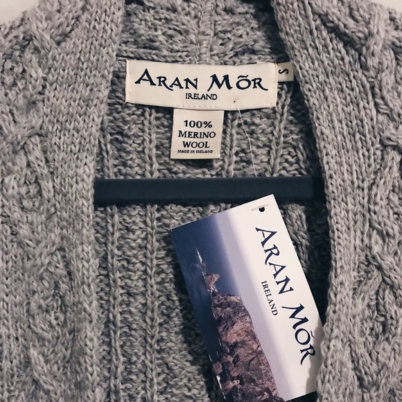 (SOLD) Aran cable knit coat. 100% Merino Wool - Picture 4 of 8